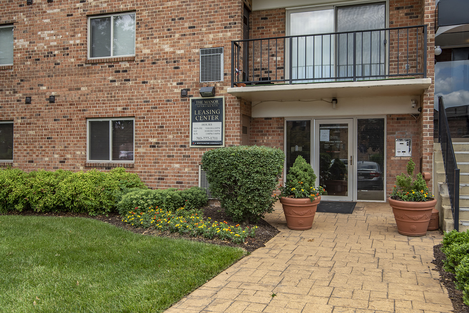 Photos and Video of The Manor/The Manor East Apartments in Leesburg, VA